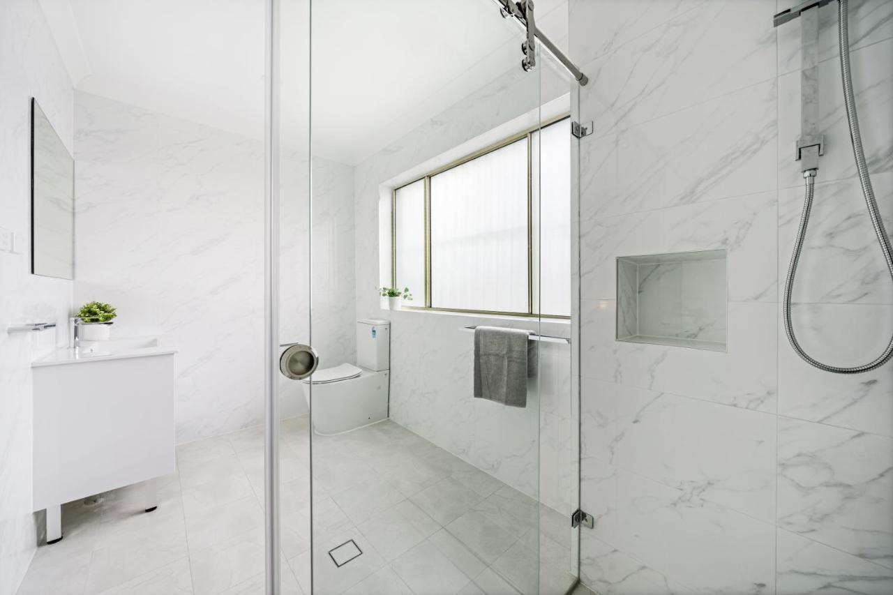 Burwood New 2 Bedroom 2 Bathroom Apartment Sídney Exterior foto